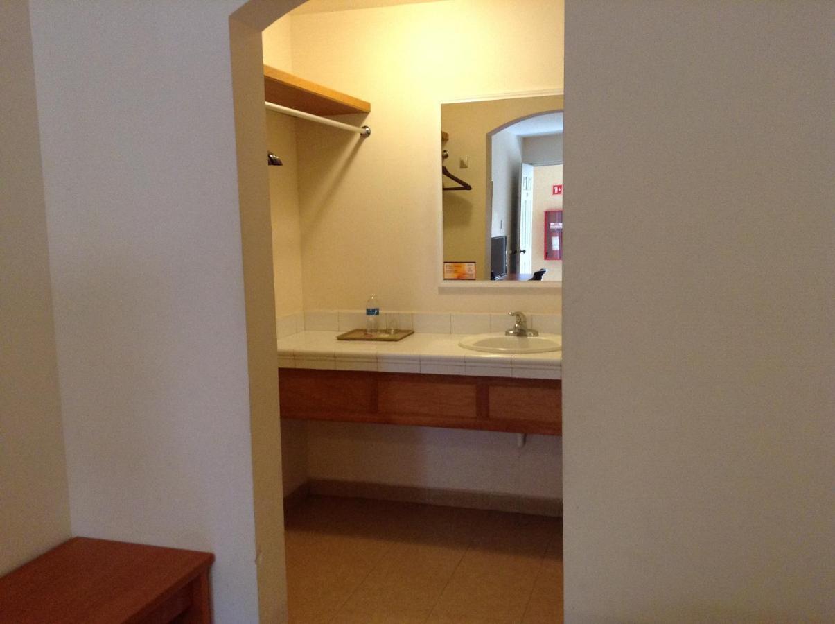 Hotel Del Sol Guaymas Kamer foto